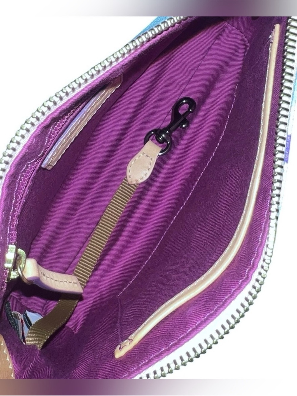 Dooney & Bourke Epcot international flower and garden festival 2017 Crossbody - Picture 9 of 13